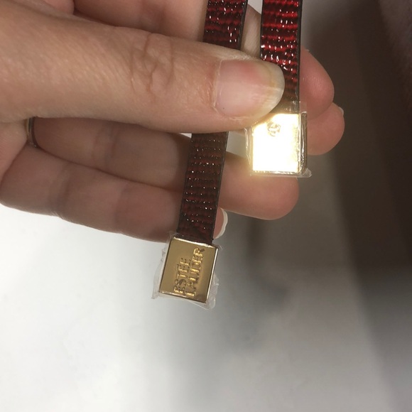 Estée Lauder red travel bag - Picture 3 of 10